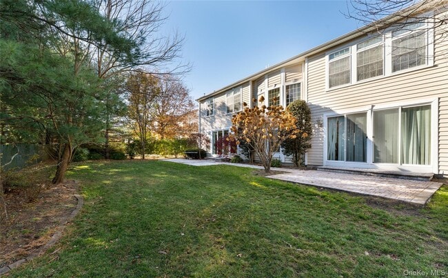 Photo - 19 Hamlet Woods Dr