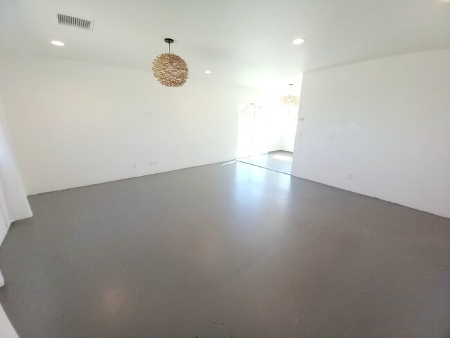Photo - Fantastic Rental Opportunity in South Josh...