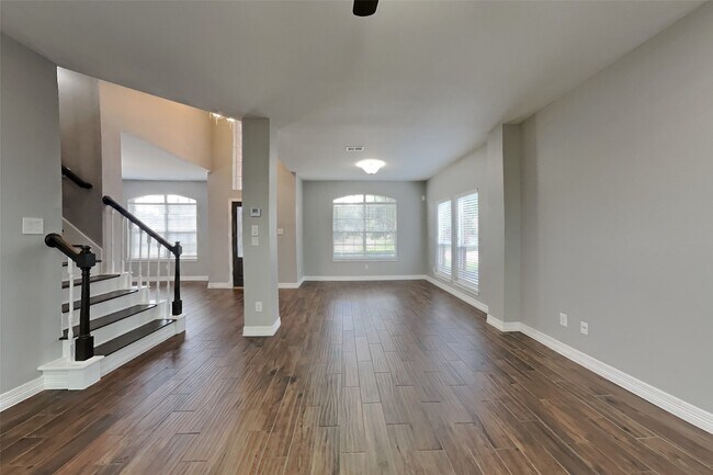 Photo - 21638 Wildcroft Dr