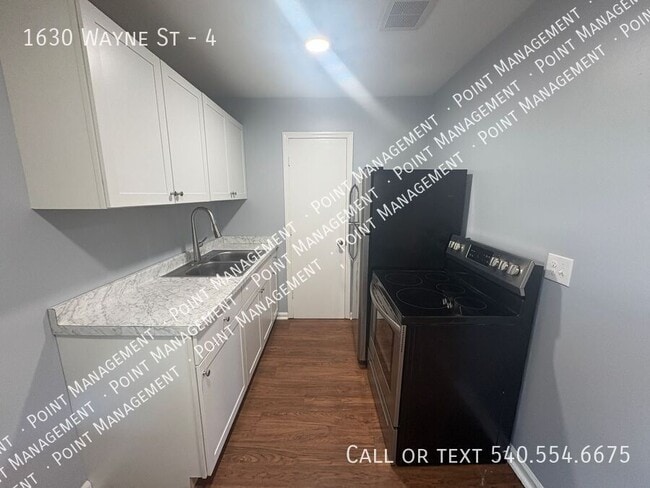 Photo - 1630 Wayne St NE Unit 4