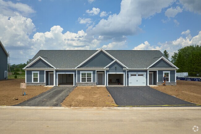 Photo - Townhomes @ Oakridge Glen
