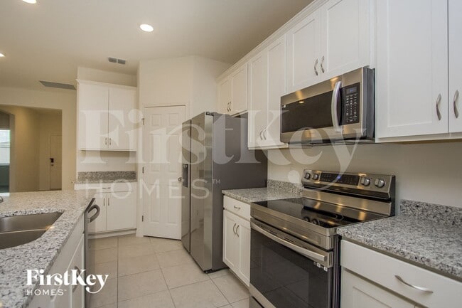 Photo - 328 Corbel Ln