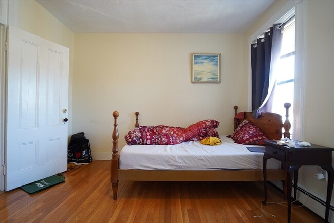 Photo - 119 Windsor St Apartments Unit 2
