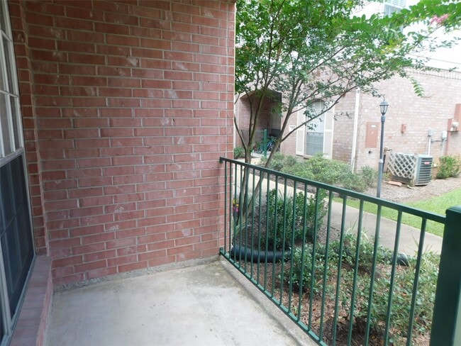 Photo - 2710 Grants Lake Blvd Unit F4