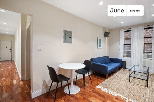 Photo - 23 E 109th St