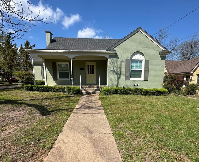 Building Photo - 514 E Charnwood St