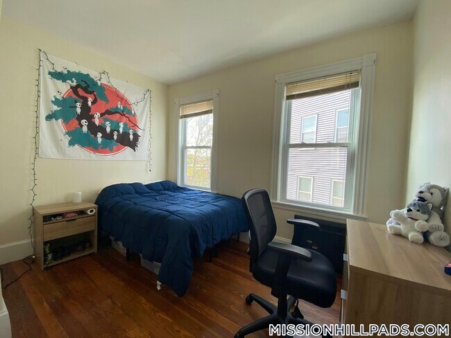 Photo - 18 Lawn St Unit 2