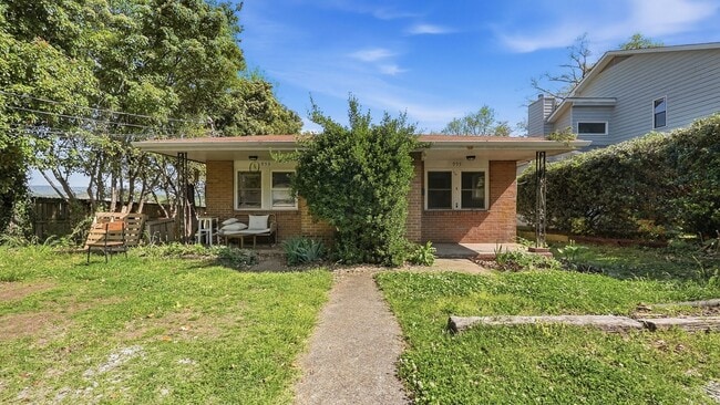 Building Photo - Great 2 bedroom close to UTC!