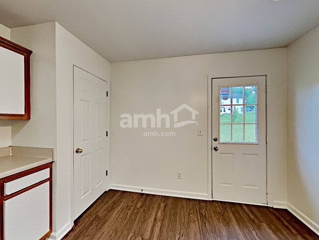 Photo - 1202 Larzelere Ln