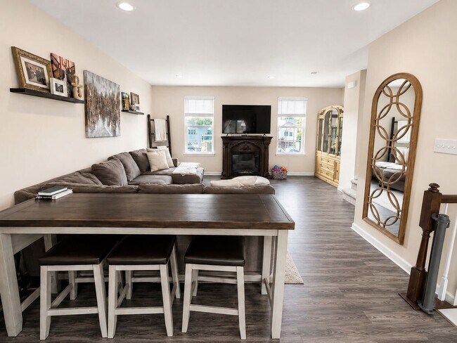 2305 Lamington Ct