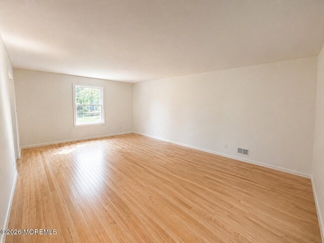 Photo - 2908 Logan Rd