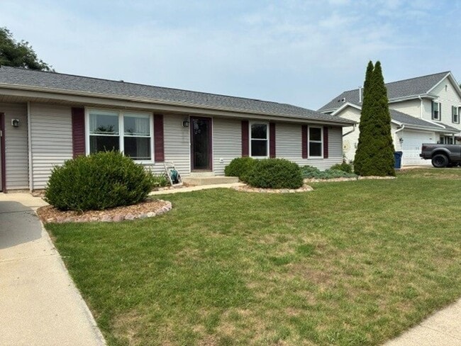 Photo - 1100 E Connie Ln