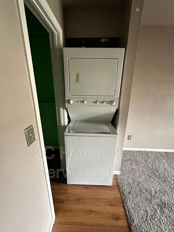 Photo - 6704 N Meridian Ave Unit Apt. H