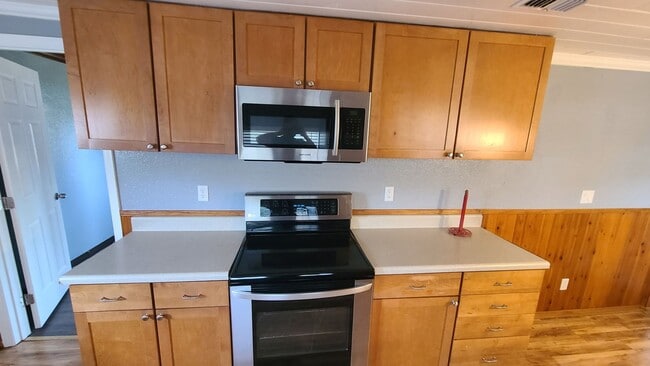 Photo - Charming 3 Bedroom 1 Bath Home with Spacious Yard ~ No HOA