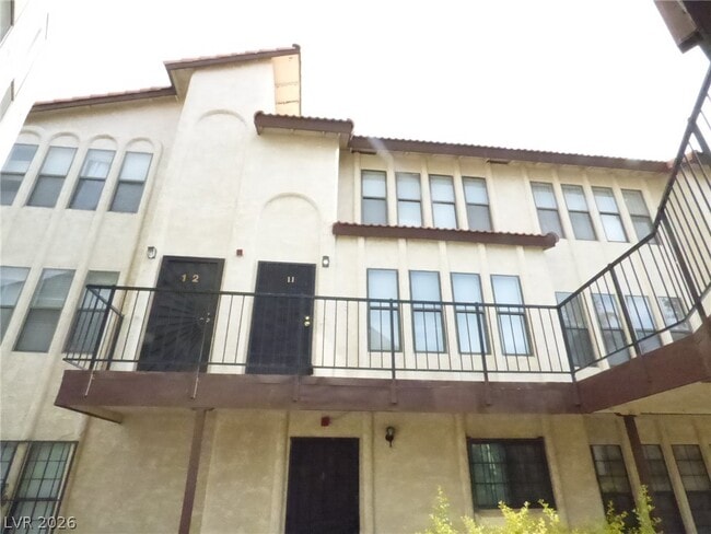 Building Photo - 2080 E Karen Ave Unit A11