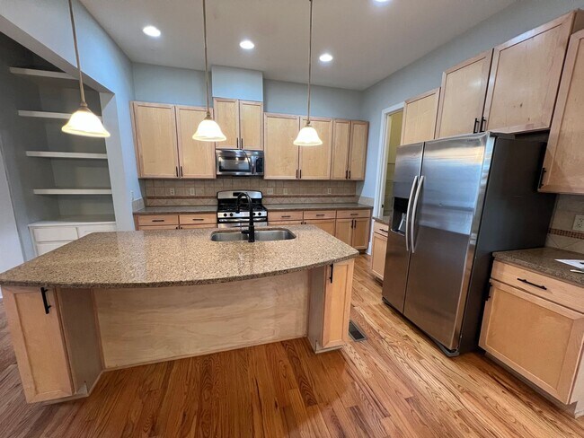 Photo - Stunning 2 bed 2.5 Condo! Unit 1001