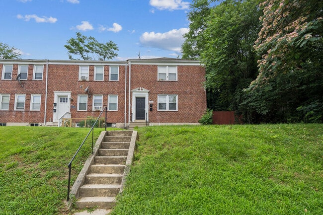 Building Photo - 1122 Gleneagle Rd Unit 1 Rental