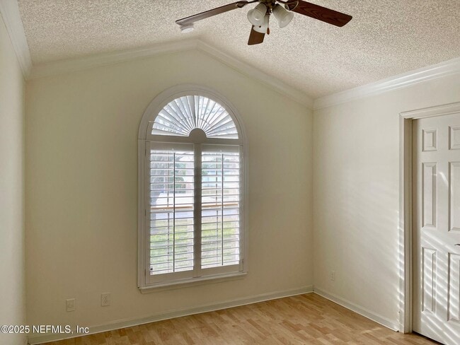 Photo - 2127 Forest Gate Dr W