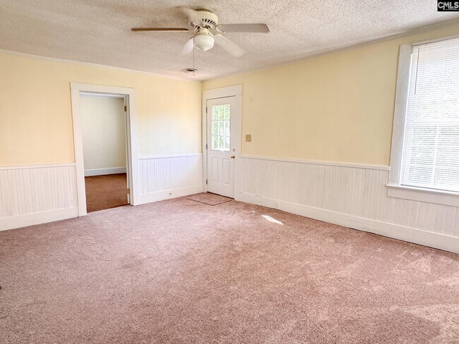 Photo - 232 Michaelmas Ave