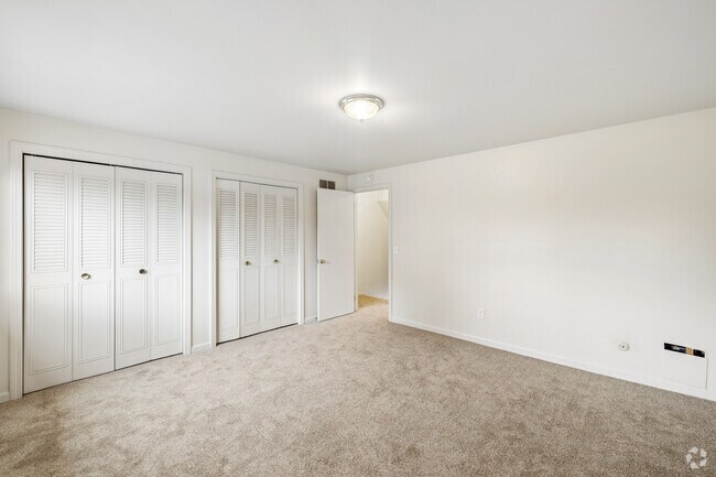 2BR, 1.5BA - 1,040SF - Primary Bedroom