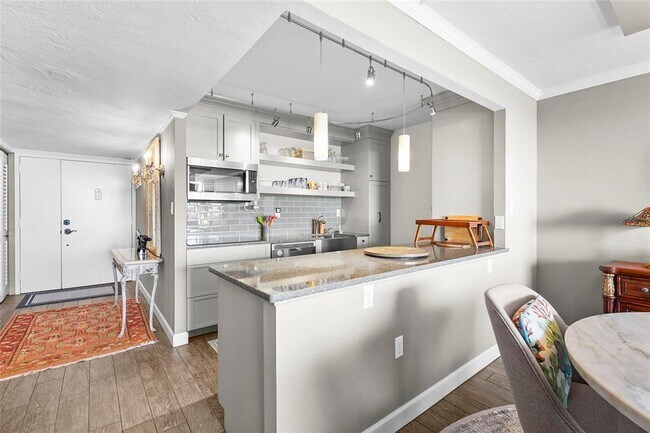 Photo - 707 S Gulfstream Ave Unit 906