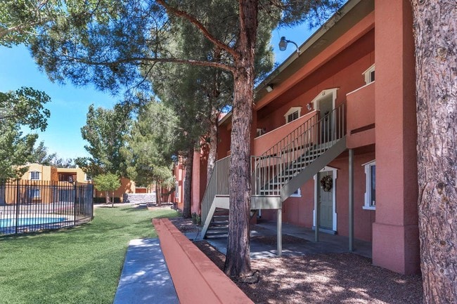 El Pavon Apartments