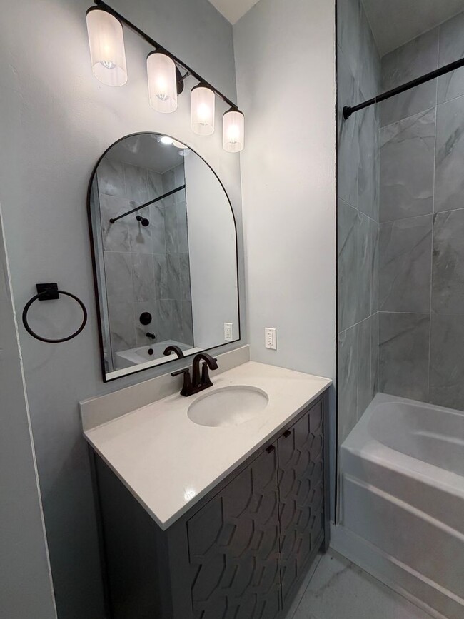 Photo - 1108 N Main St Unit 1108 North Main St. Apt. B