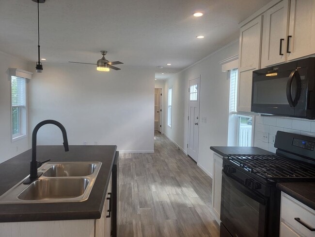 Photo - 8 Drake Ln