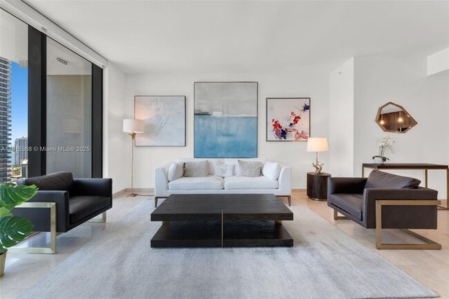 Photo - 88 SW 7th St Unidad 2107