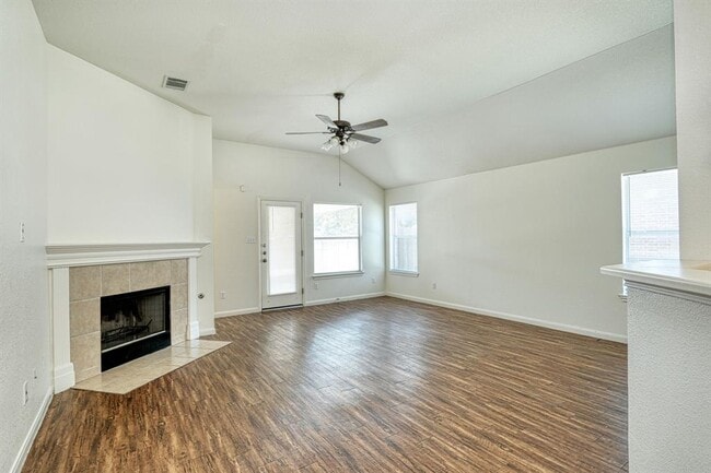 Photo - 1020 Downridge Dr