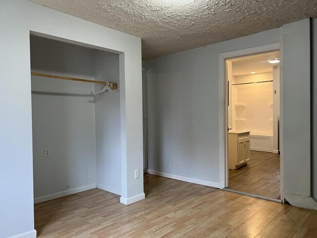 Photo - 207 W 4th St