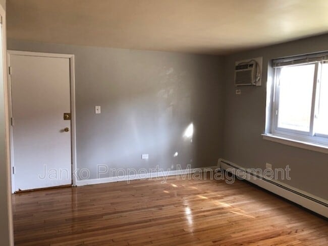 Building Photo - 2104 S 17th Ave Unit GW