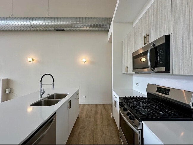 Photo - 3207 N Narragansett Ave