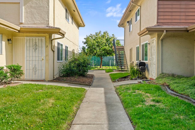 Photo - 1214 Sycamore Dr Unidad Apt 3