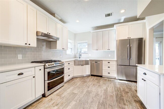 Photo - 1031 Daria Dr