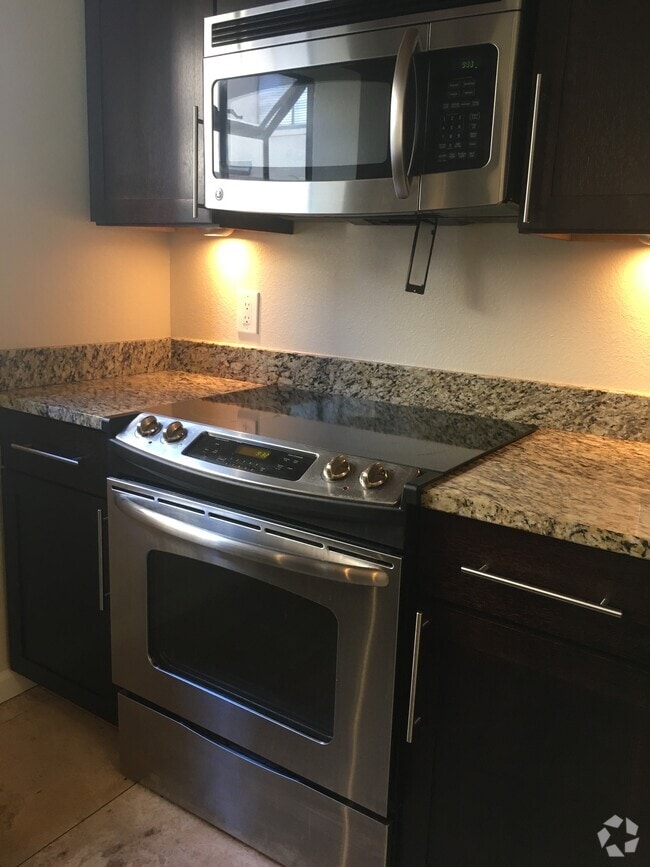 Building Photo - 1331 Harmon Ave Unit 1333 Harmon Ave Rental