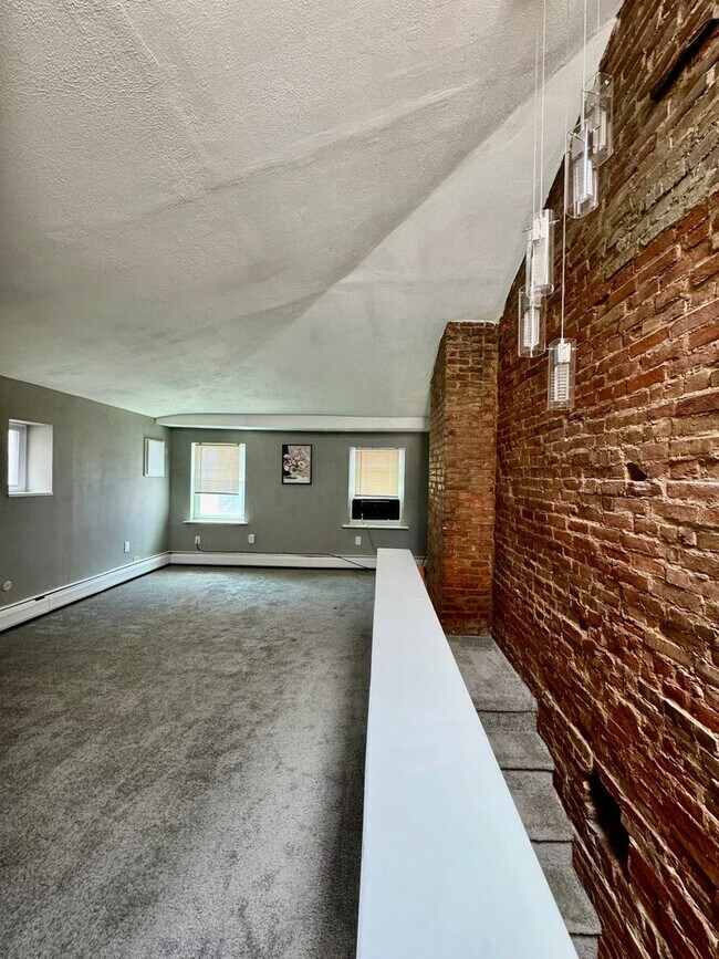 Photo - 245 E Allen St Unit 2