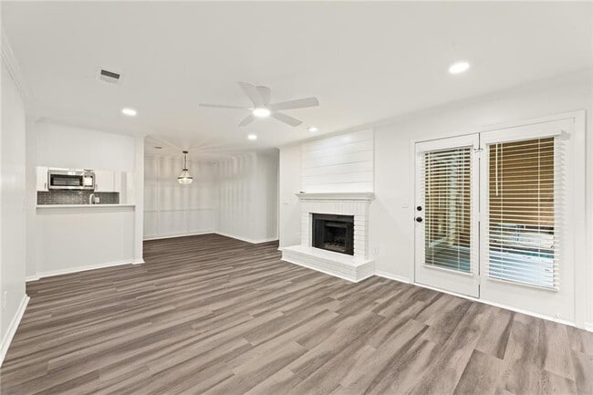 Photo - 521 Warm Springs Cir