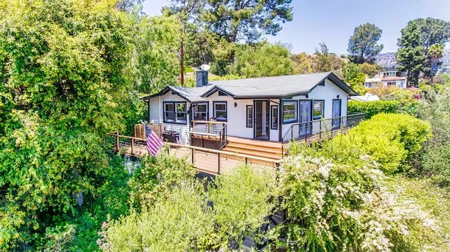 2597 Dearborn Dr