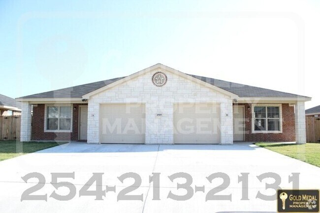 Building Photo - 4505 Cambridge Dr Unit A Rental