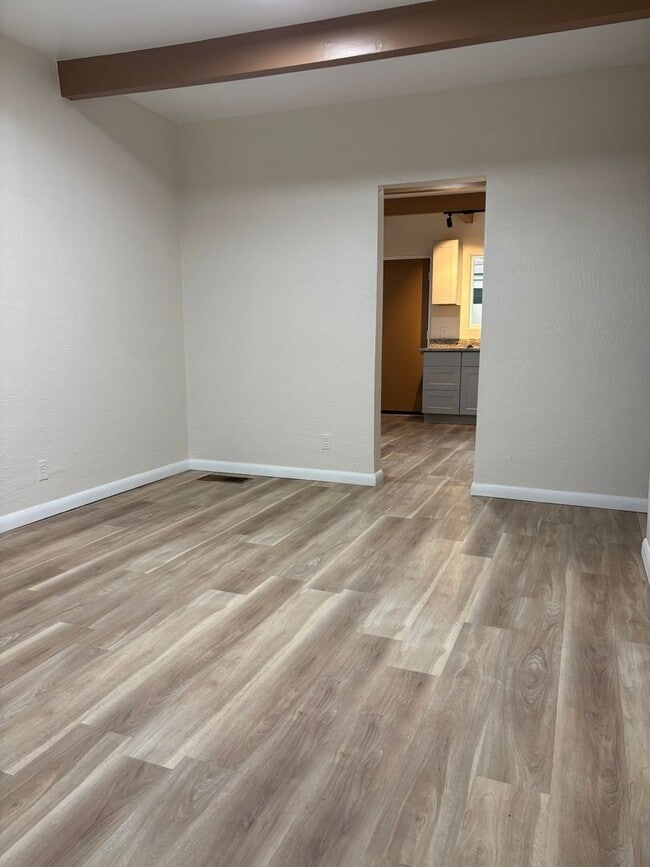 Photo - 1428 Vassar Dr NE Unit B