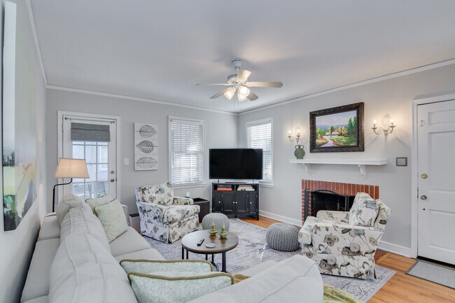 Photo - 2631 Oakland Ave