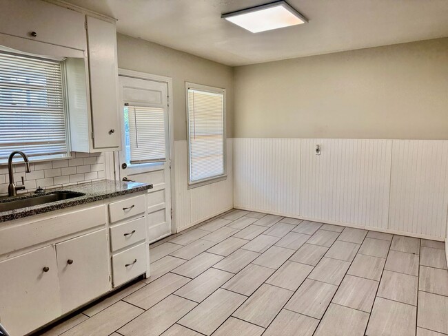 Photo - 1903 47th St