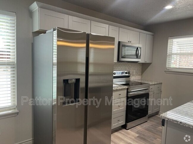 Building Photo - 510 Roosevelt Ave Unit A Rental