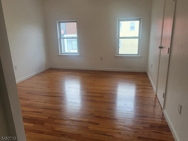 Photo - 151 Ferry St