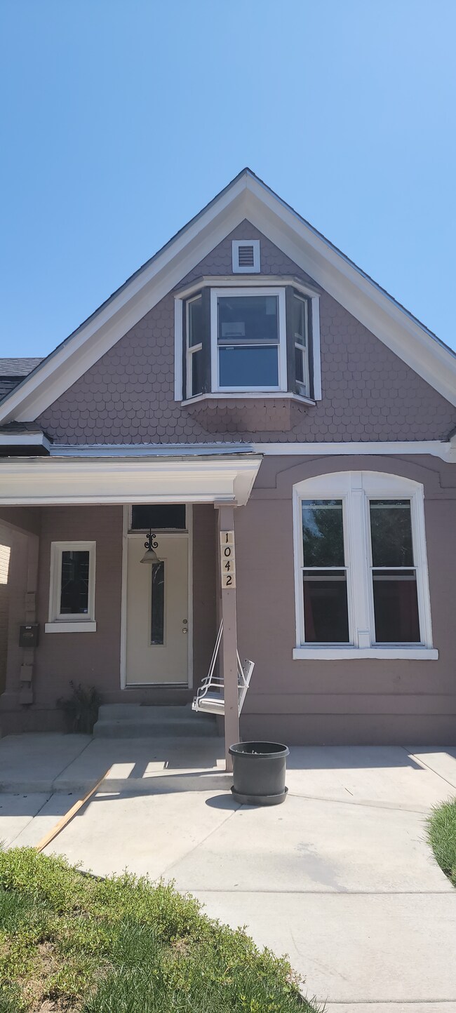 Building Photo - 1042 S Clarkson St Unit 2