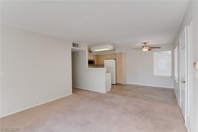 Photo - 5150 Mandalay Springs Dr Unidad 203