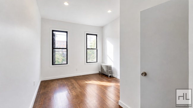 FRANKLIN AVENUE / 2-Bed 1/Bed / Loft Space / AVAILABLE OCTOBER 1st