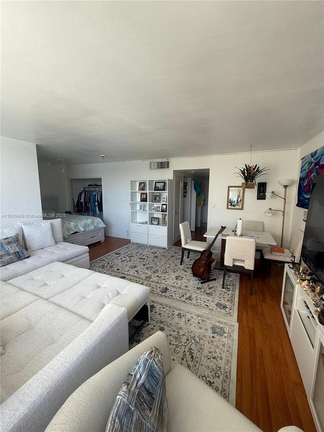 Photo - 1200 West Ave Unidad 301