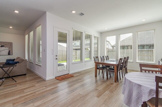 Photo - 18931 Eliza Crk Ln